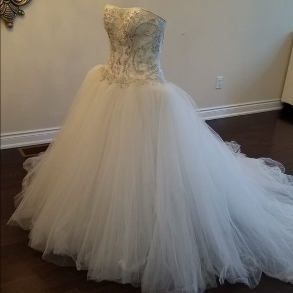 Luxury Pearl Beaded Wedding Dress - Picture 7 of 8